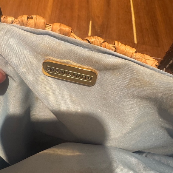 VINTAGE Amanda Smith Woven Straw Tote with Teal Floral Embroidery. 
Great shape! - Picture 9 of 10